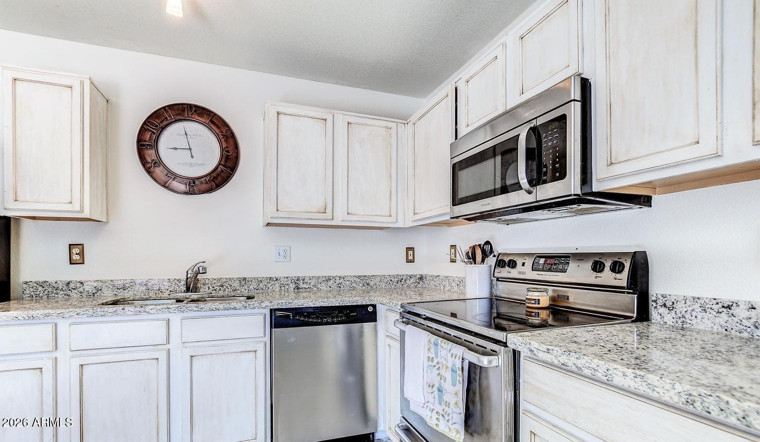 3481 S Bowman Road, Apache Junction, AZ 85119 — photo 5 of 10