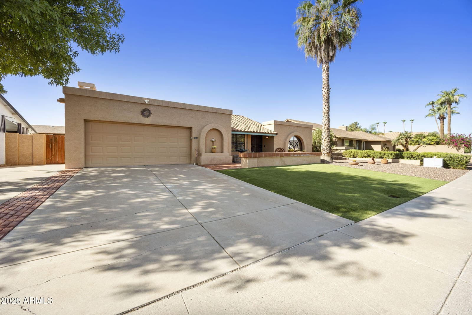 1913 E La Vieve Lane, Tempe, AZ 85284 — photo 3 of 47