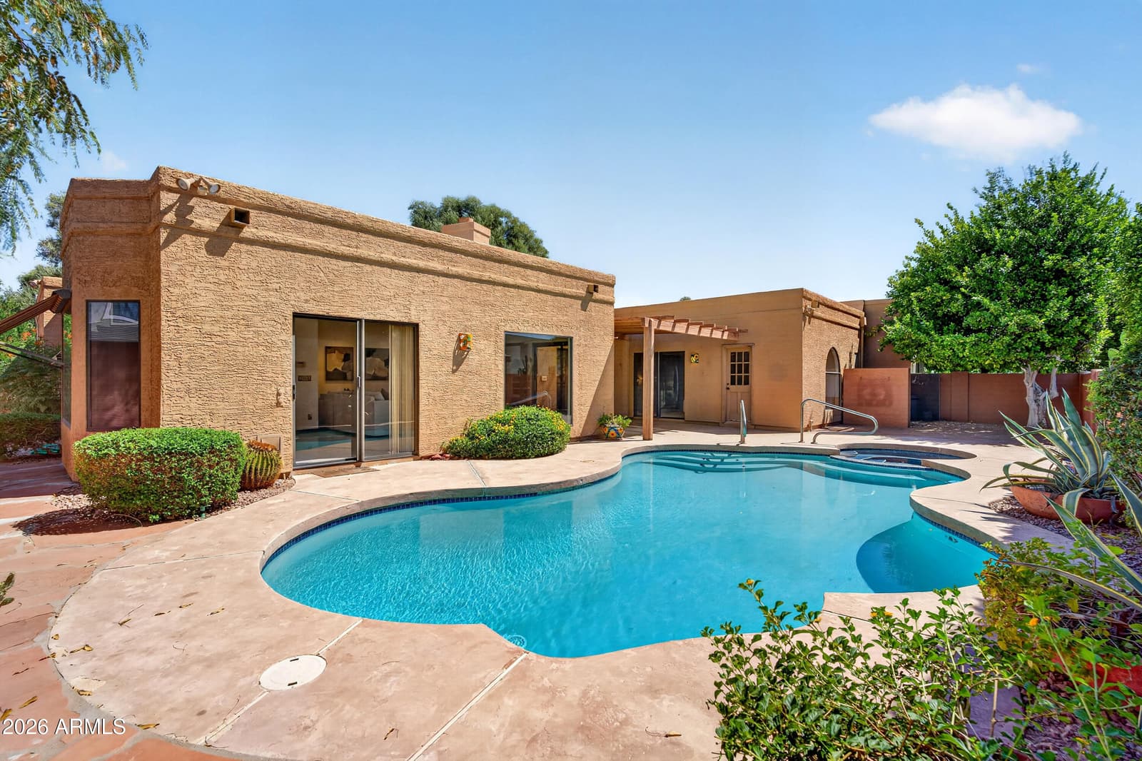 7513 E Clinton Street, Scottsdale, AZ 85260 — photo 2 of 61