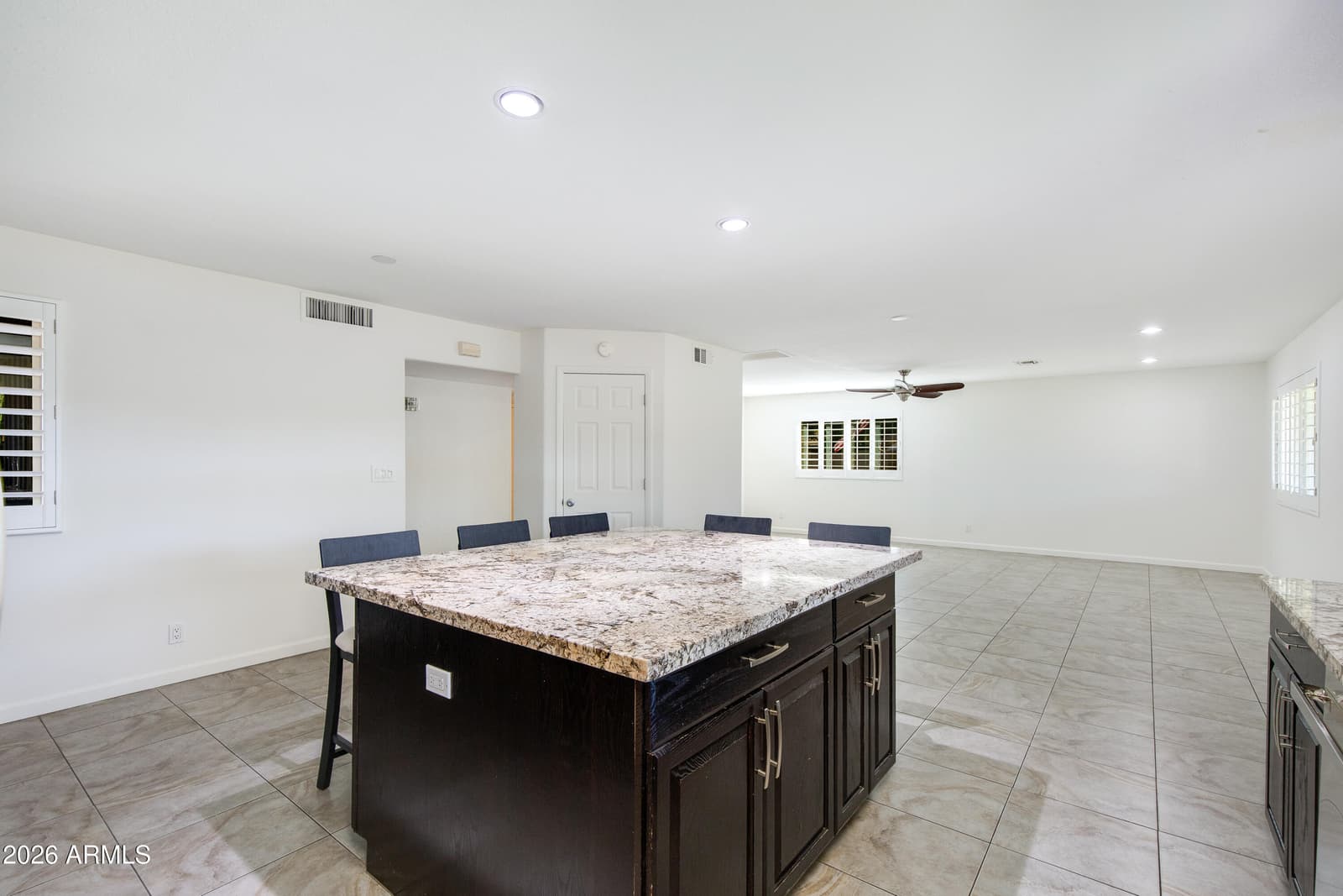 2801 E Mercer Lane, Phoenix, AZ 85028 — photo 9 of 45