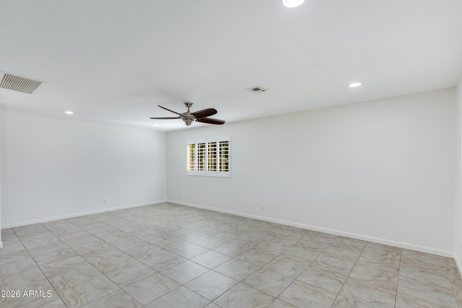 2801 E Mercer Lane, Phoenix, AZ 85028 — photo 15 of 45