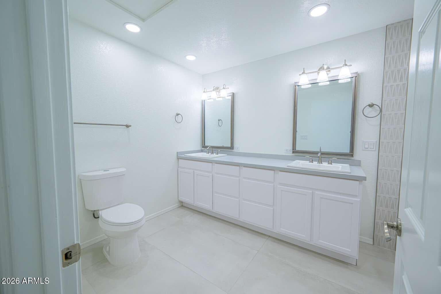 607 W Los Lagos Vista Avenue, Mesa, AZ 85210 — photo 10 of 31