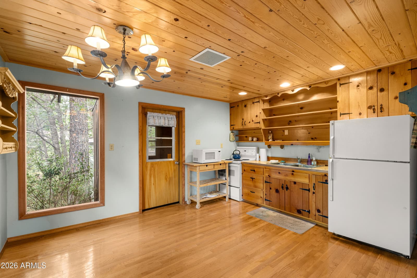 994 Osage, Flagstaff, AZ 86005 — photo 9 of 35
