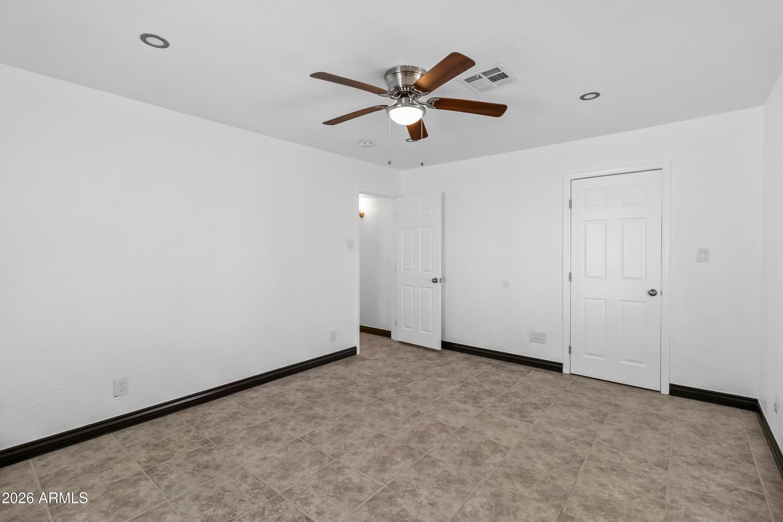 4301 N 15th Drive, Phoenix, AZ 85015 — photo 11 of 26