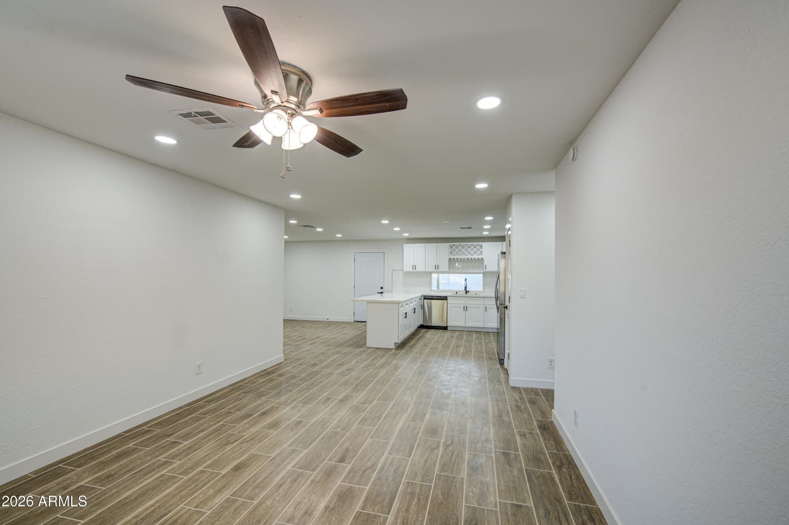 8002 N 42nd Avenue, Phoenix, AZ 85051 — photo 5 of 33