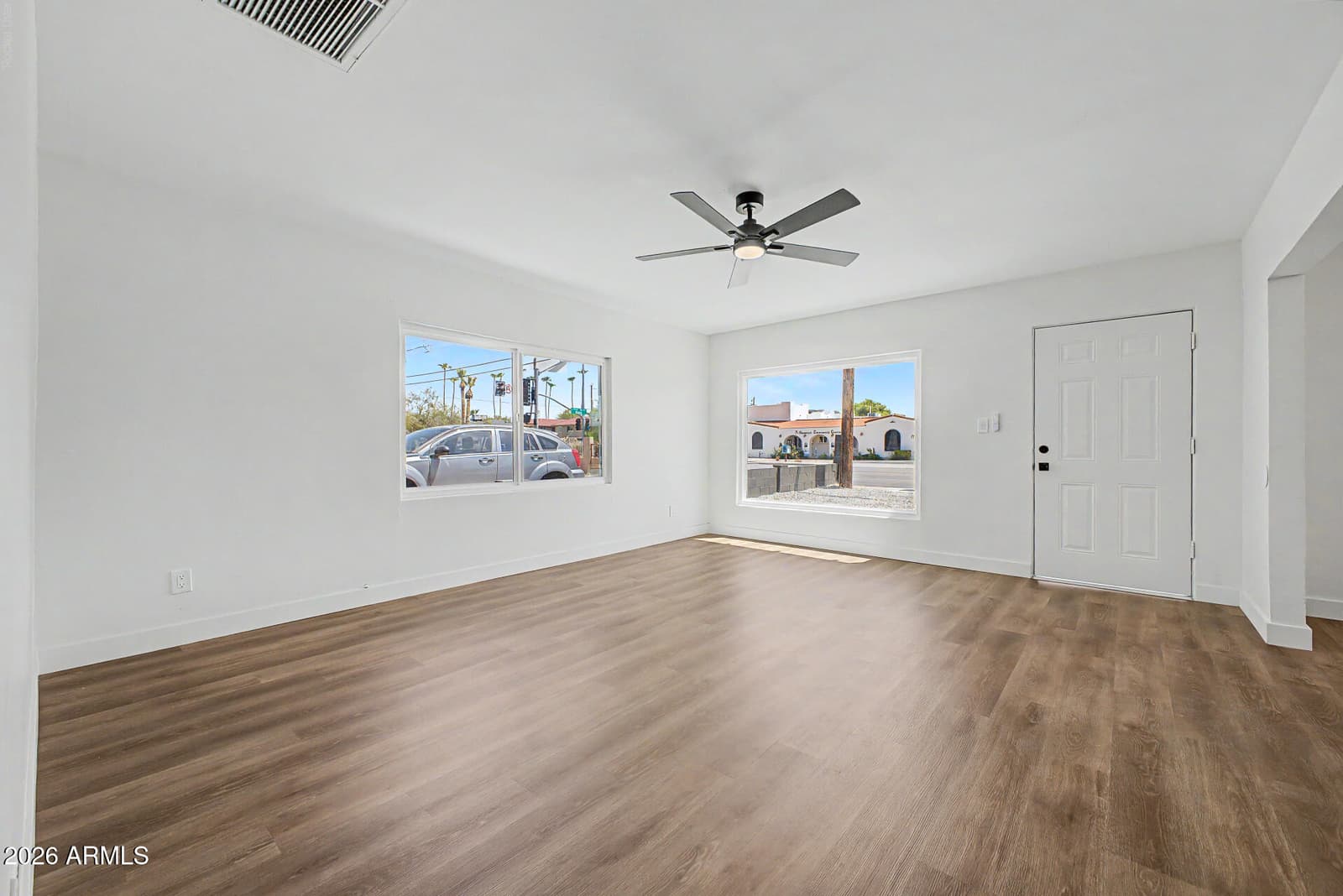 636 W Rio Salado Parkway, Mesa, AZ 85201 — photo 5 of 26