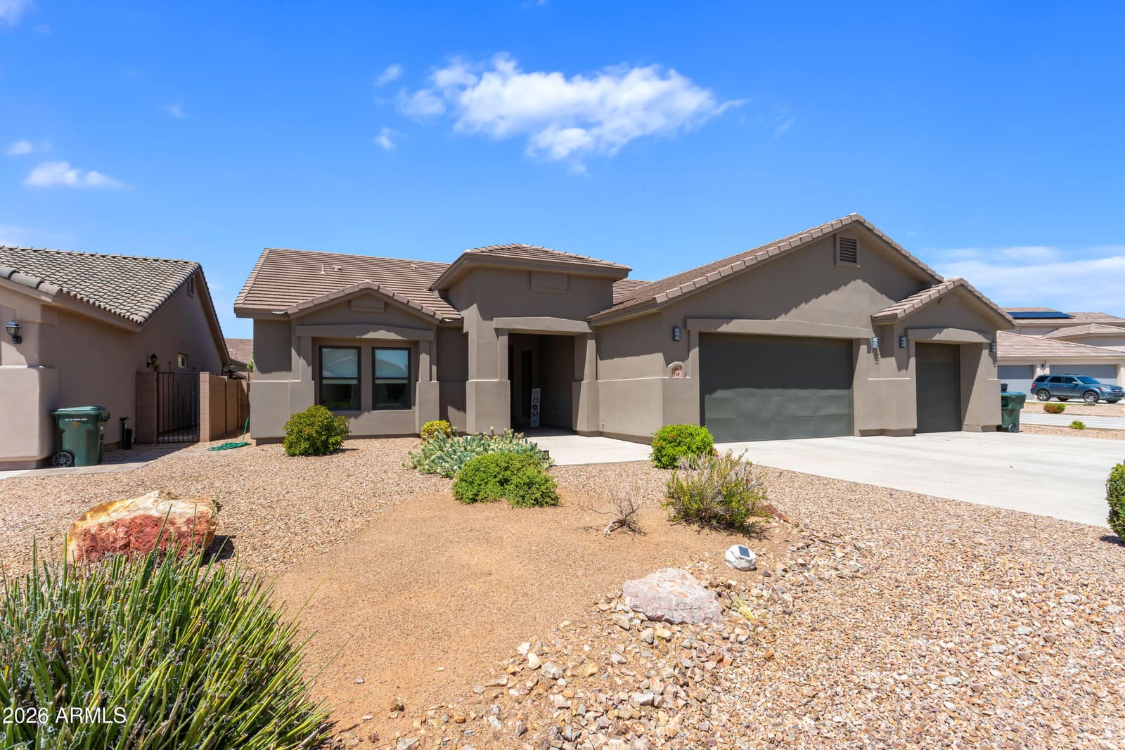 330 Mesa Trail Drive, Sierra Vista, AZ 85635 — photo 1 of 33