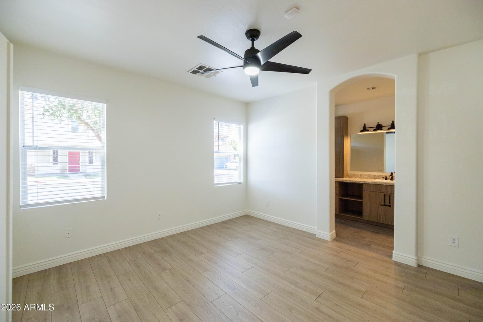 2242 S Barrington, Mesa, AZ 85209 — photo 5 of 34