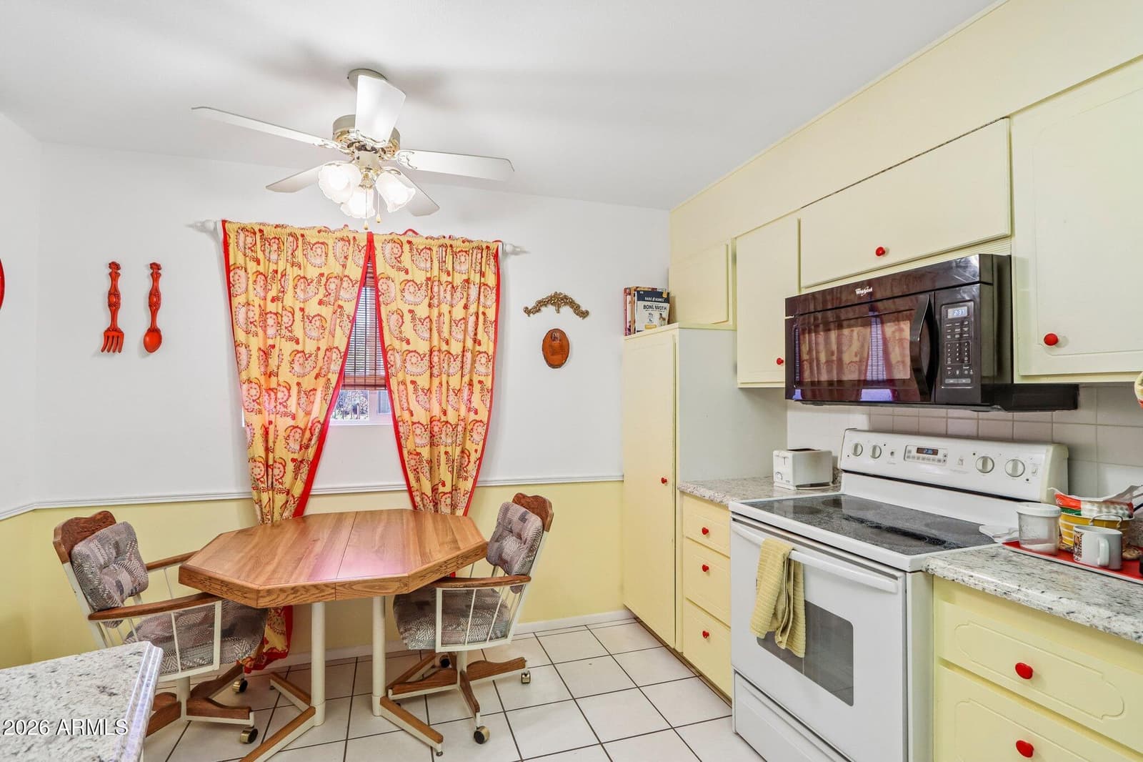 11129 W Jacaranda Drive, Sun City, AZ 85373 — photo 10 of 57