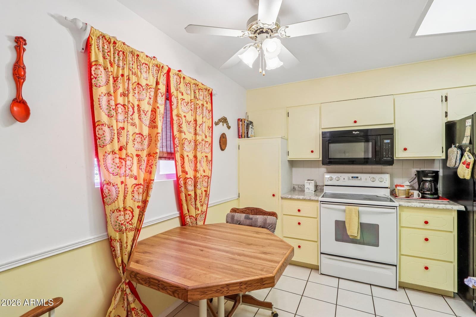11129 W Jacaranda Drive, Sun City, AZ 85373 — photo 11 of 57