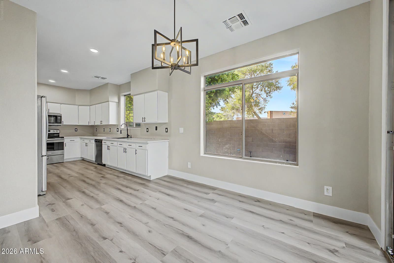 682 S Jesse Street, Chandler, AZ 85225 — photo 3 of 33