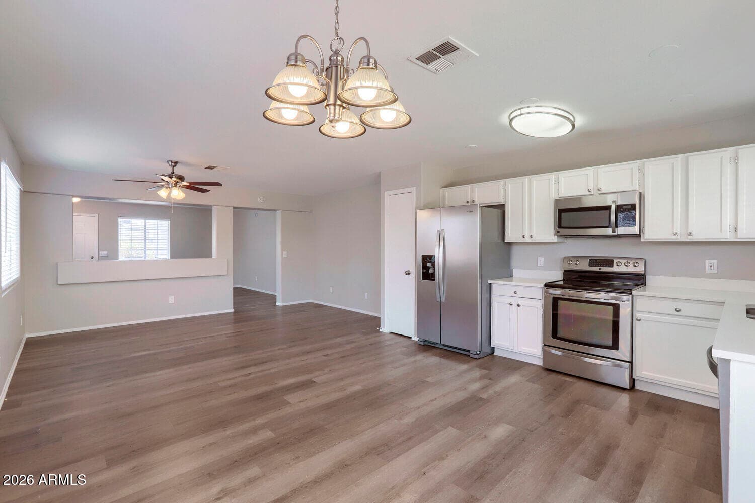 2834 W Campo Bello Drive, Phoenix, AZ 85053 — photo 10 of 28