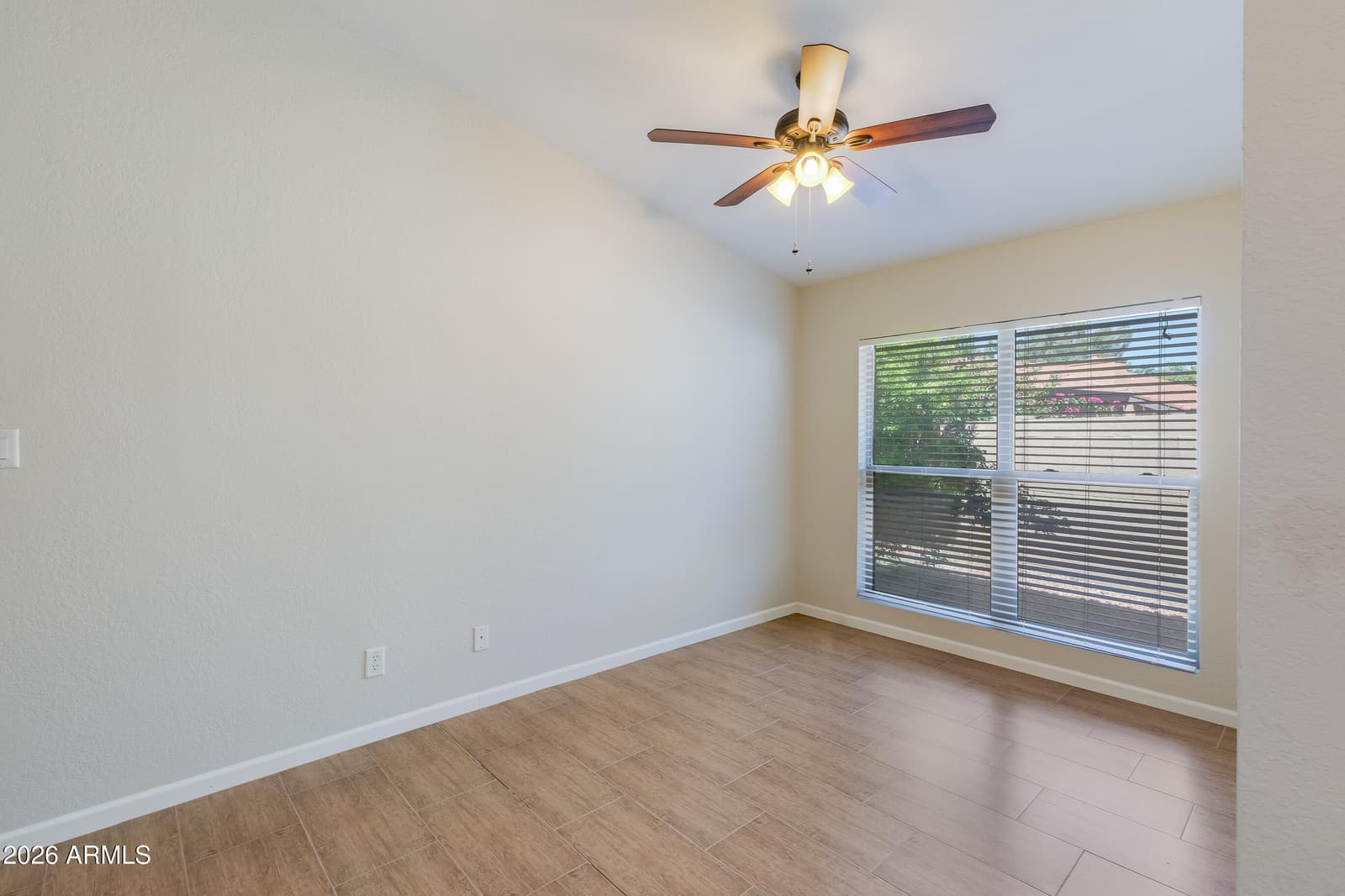 15008 N 6th Circle, Phoenix, AZ 85023 — photo 5 of 32