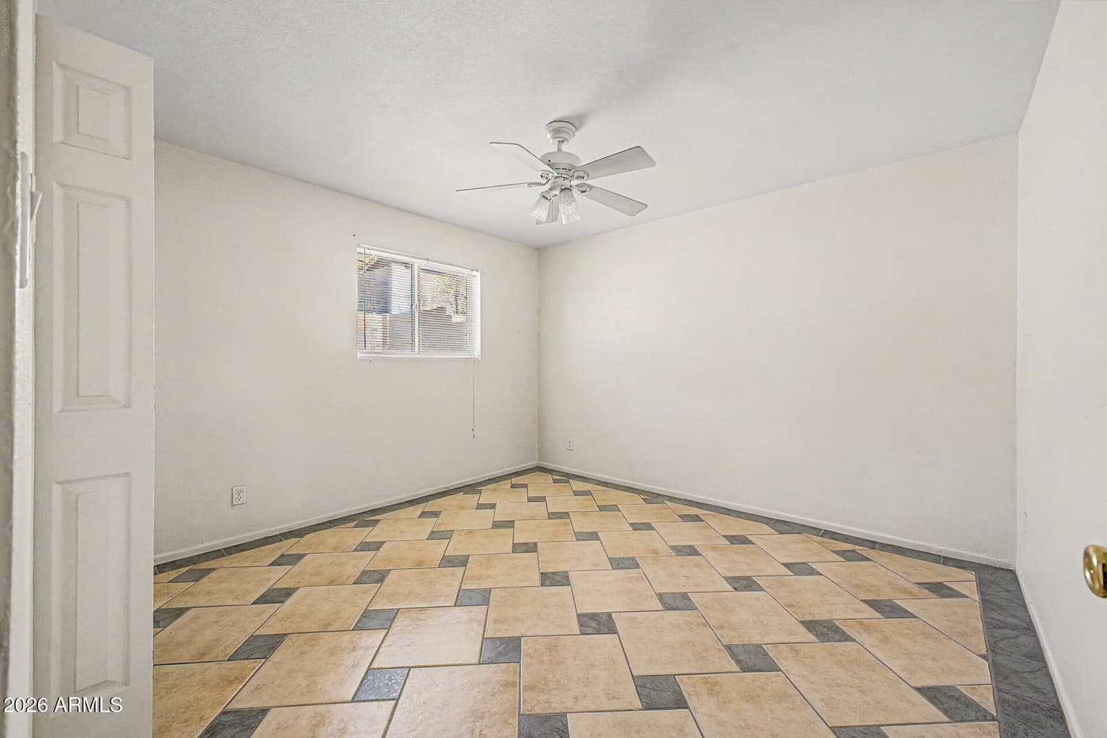 1516 W Shangri La Road, Phoenix, AZ 85029 — photo 19 of 31