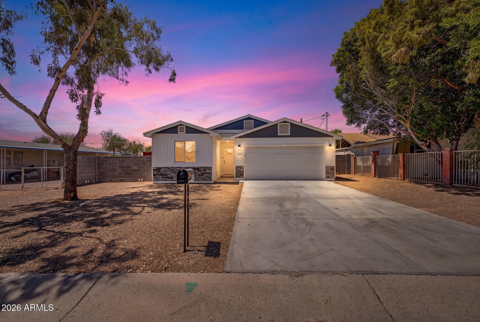 526 S Crismon Road, Mesa, AZ 85208 — photo 1 of 27