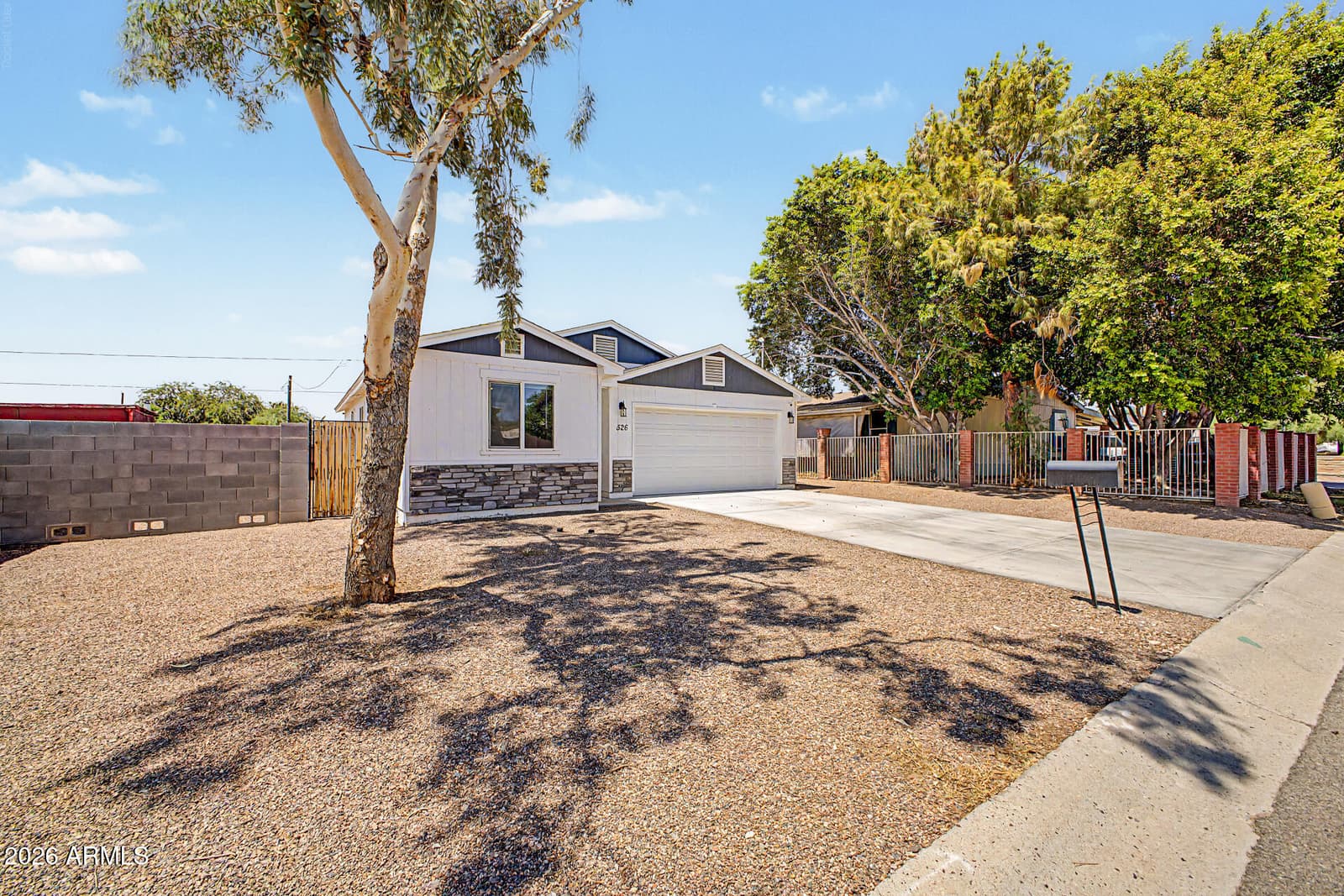 526 S Crismon Road, Mesa, AZ 85208 — photo 3 of 27