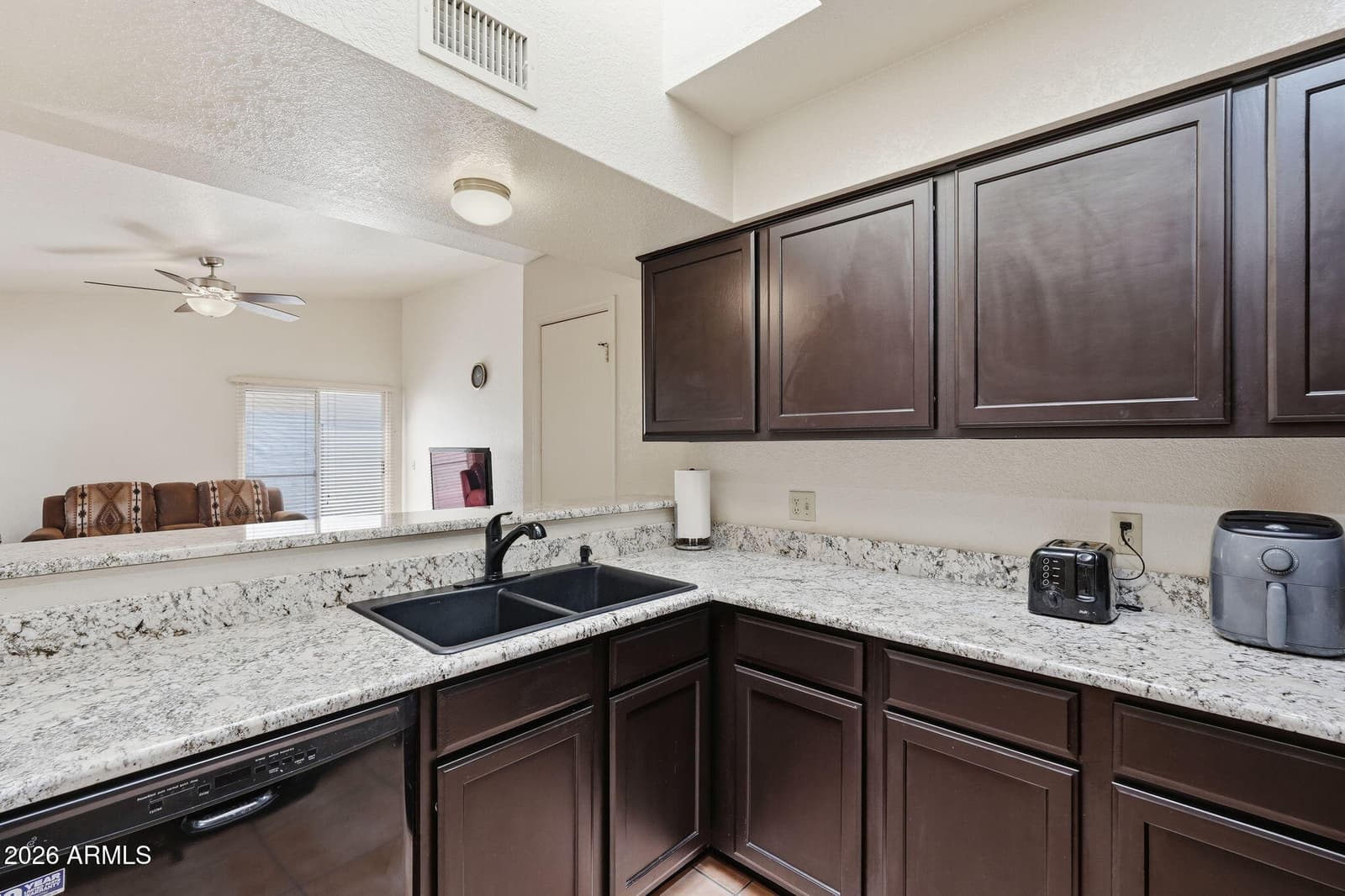 1643 E Wagoner Road, Phoenix, AZ 85022 — photo 4 of 17