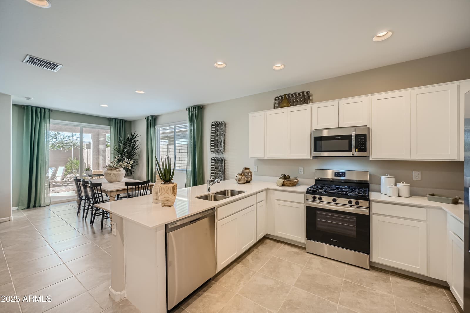 17061 W Swayback Pass, Surprise, AZ 85387 — photo 5 of 37