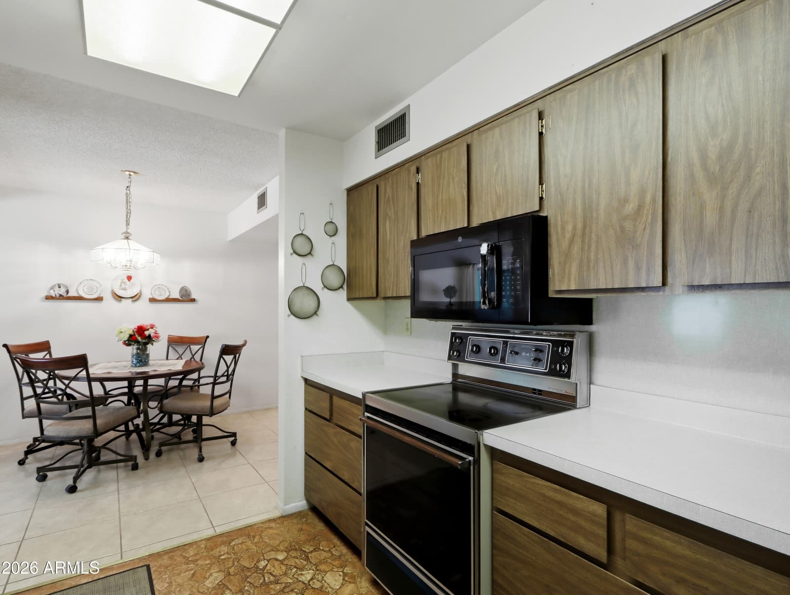 14802 N Lakeforest Drive, Sun City, AZ 85351 — photo 11 of 27