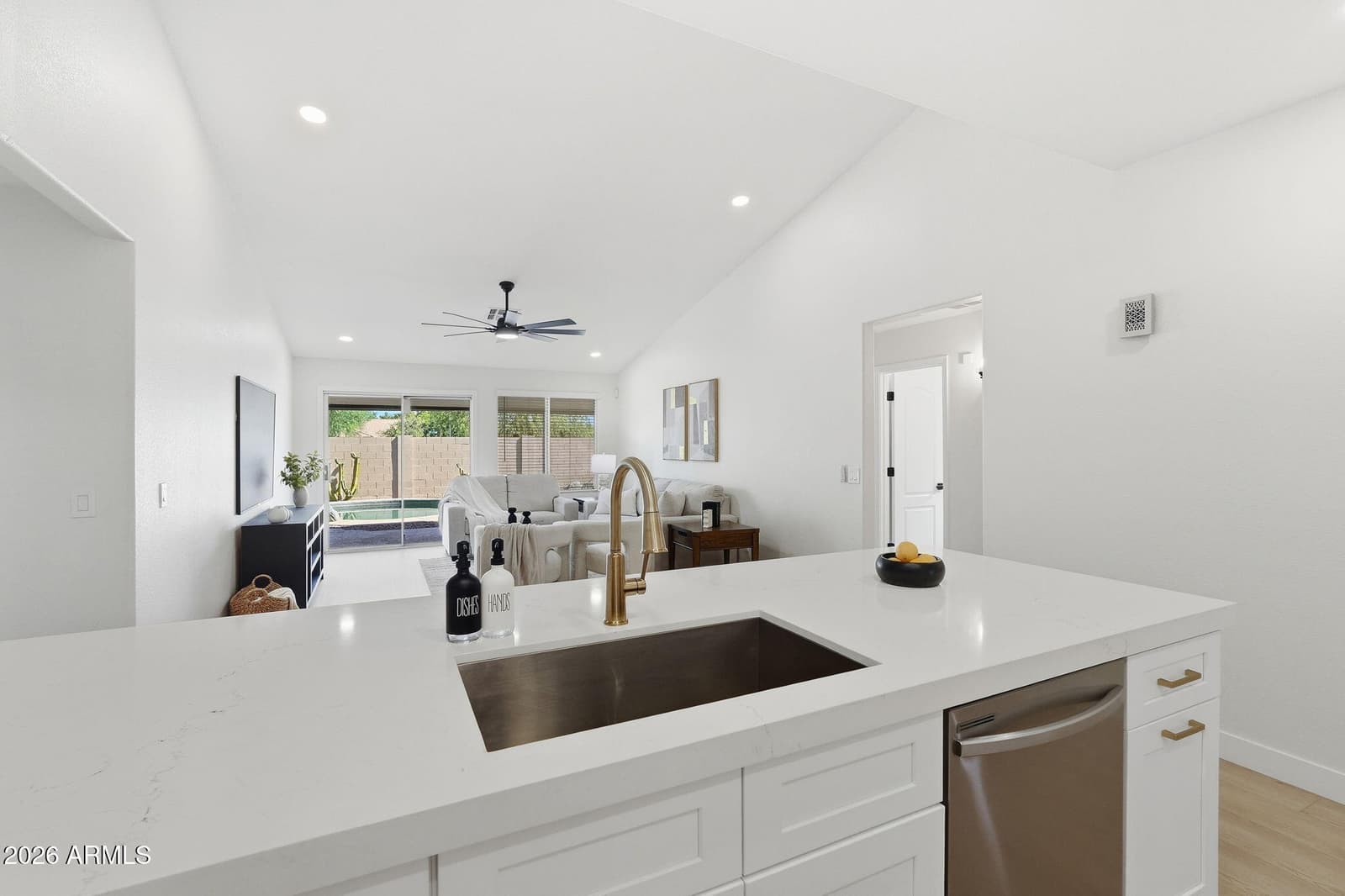 826 W 14th Avenue, Apache Junction, AZ 85120 — photo 17 of 46