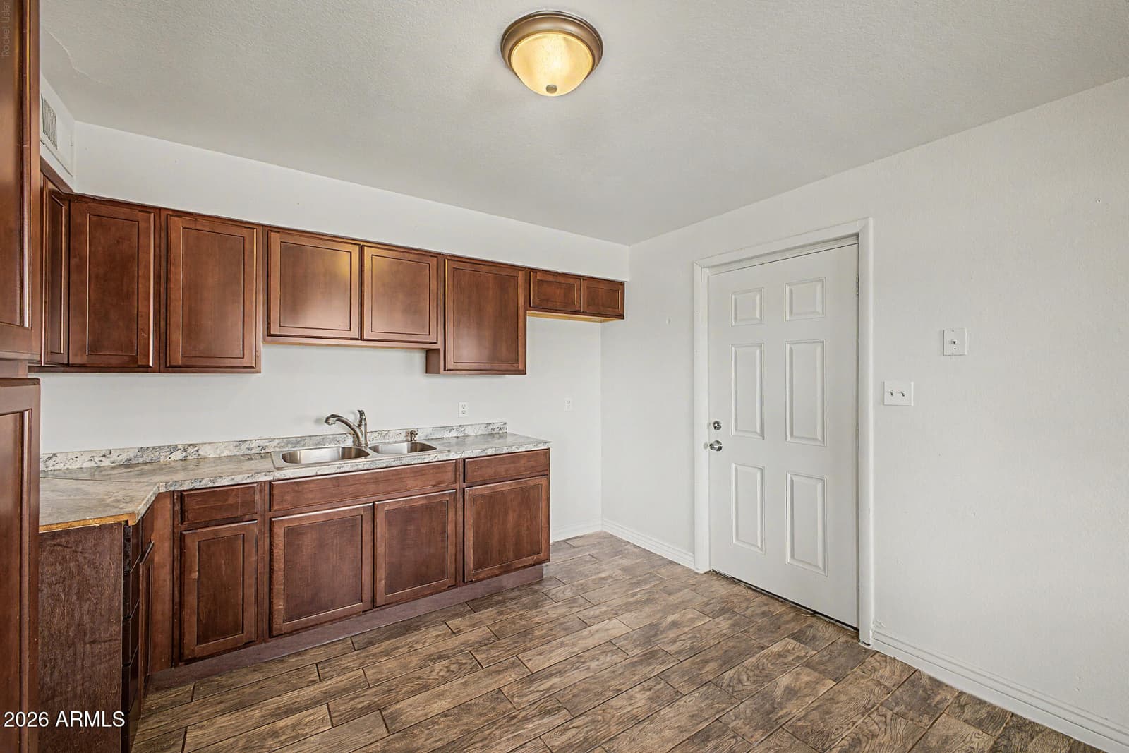 219 N Lincoln Avenue, Casa Grande, AZ 85122 — photo 11 of 29