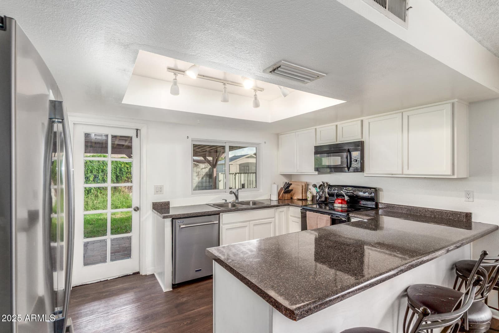 4732 W Davis Road, Glendale, AZ 85306 — photo 11 of 38