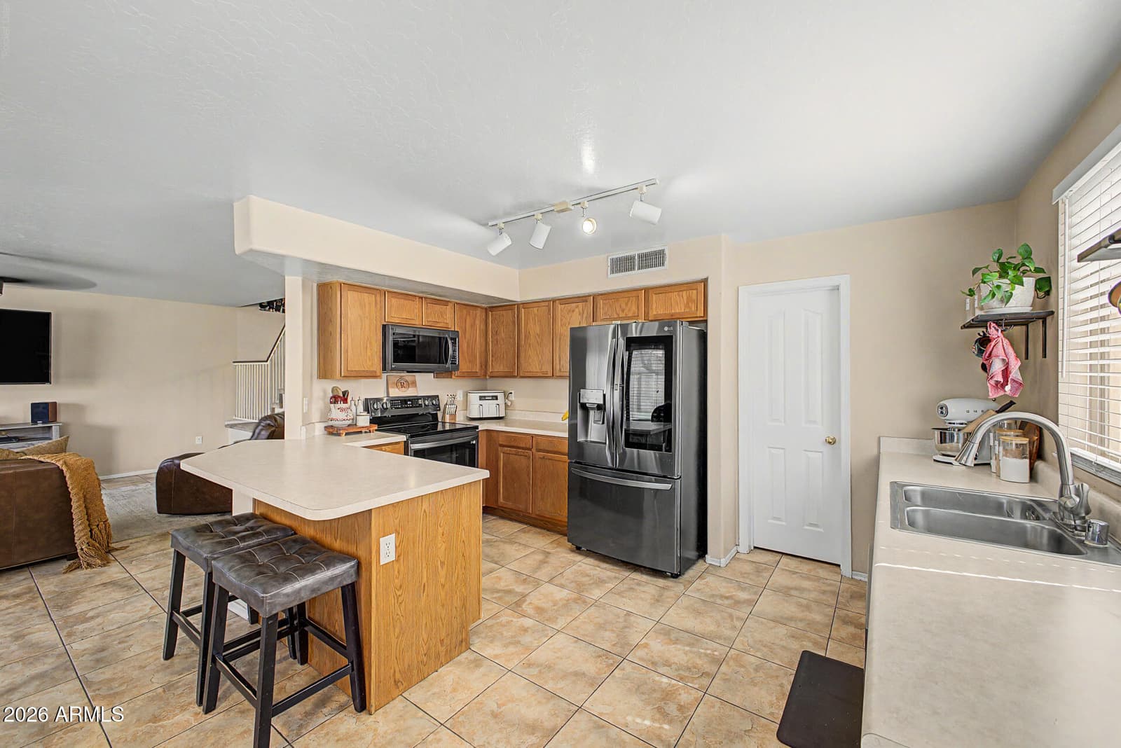 9304 W Carol Avenue, Peoria, AZ 85345 — photo 5 of 31