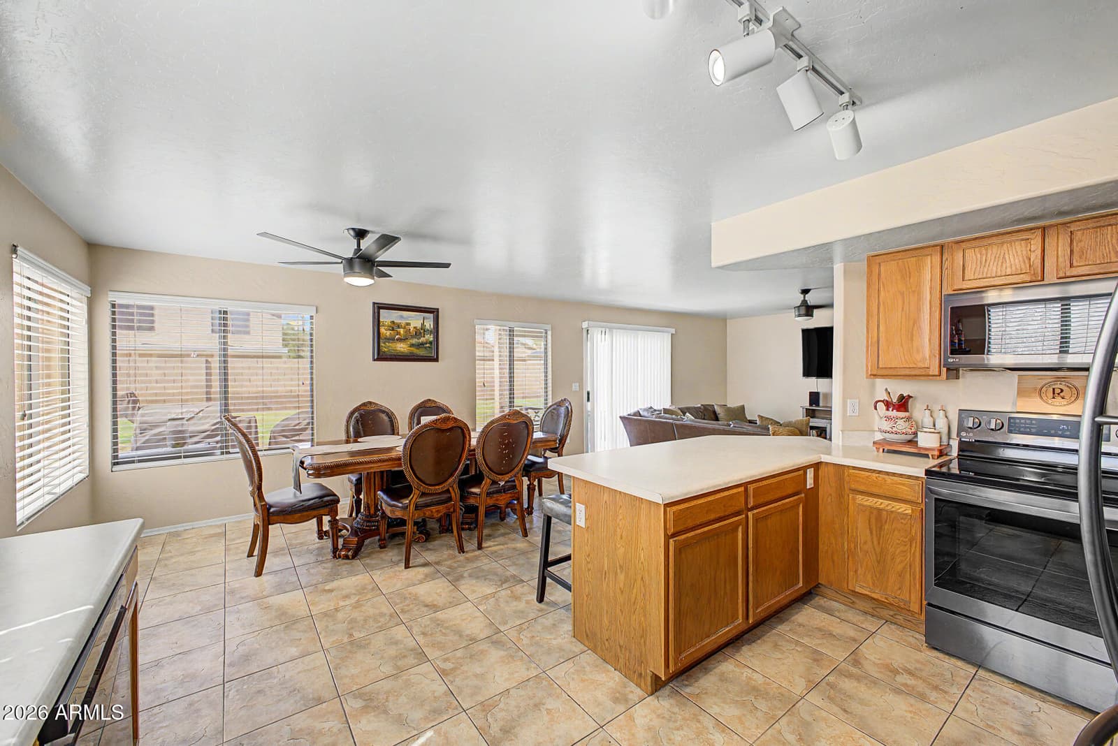 9304 W Carol Avenue, Peoria, AZ 85345 — photo 10 of 31