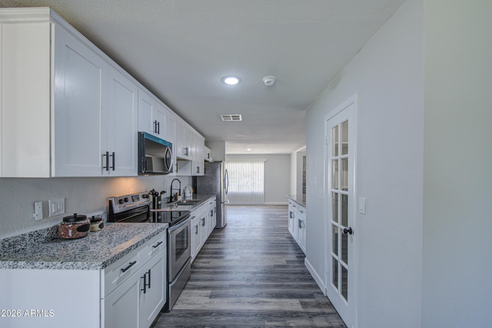 6853 N 36th Drive, Phoenix, AZ 85019 — photo 11 of 44