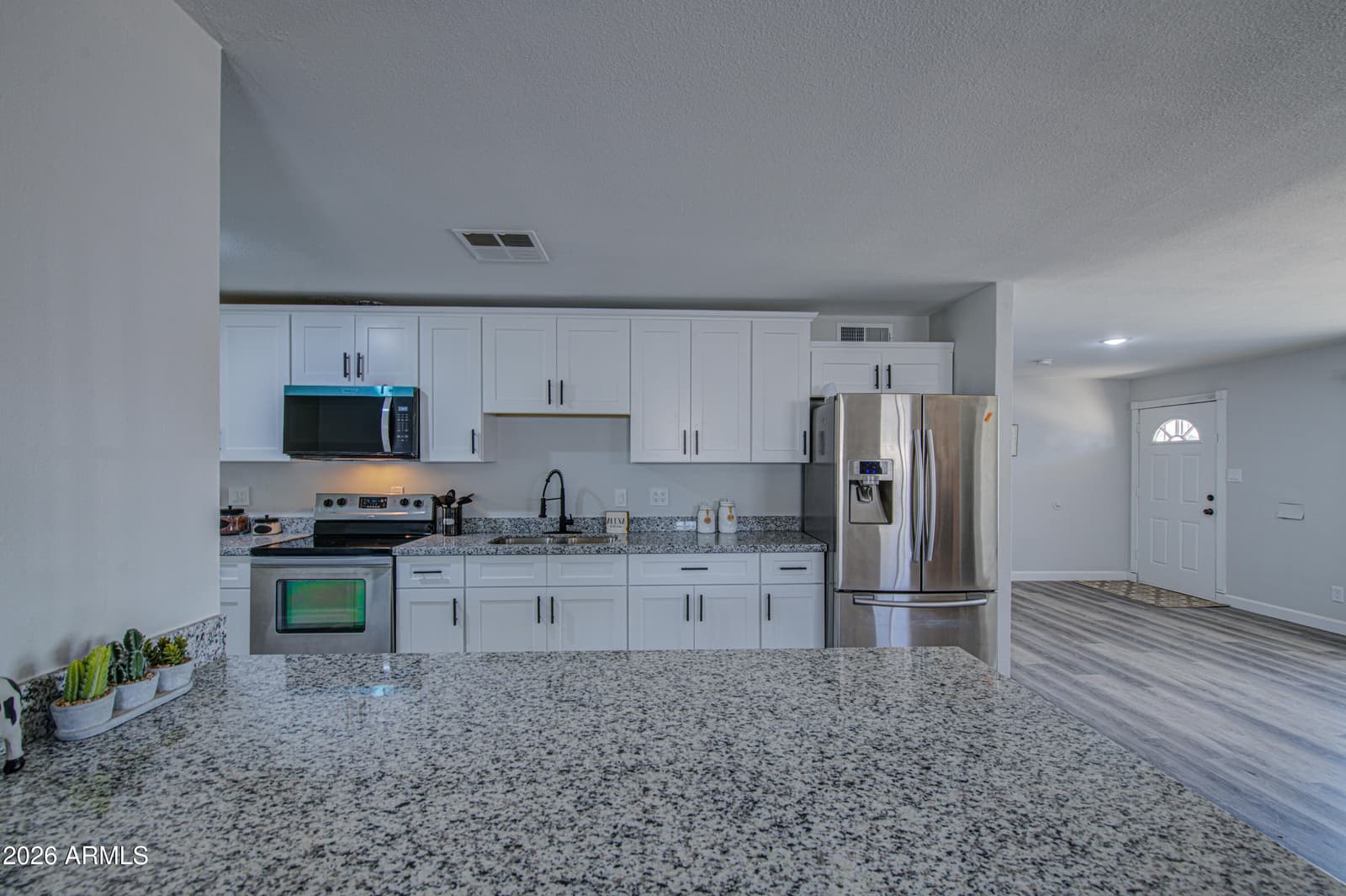 6853 N 36th Drive, Phoenix, AZ 85019 — photo 15 of 44