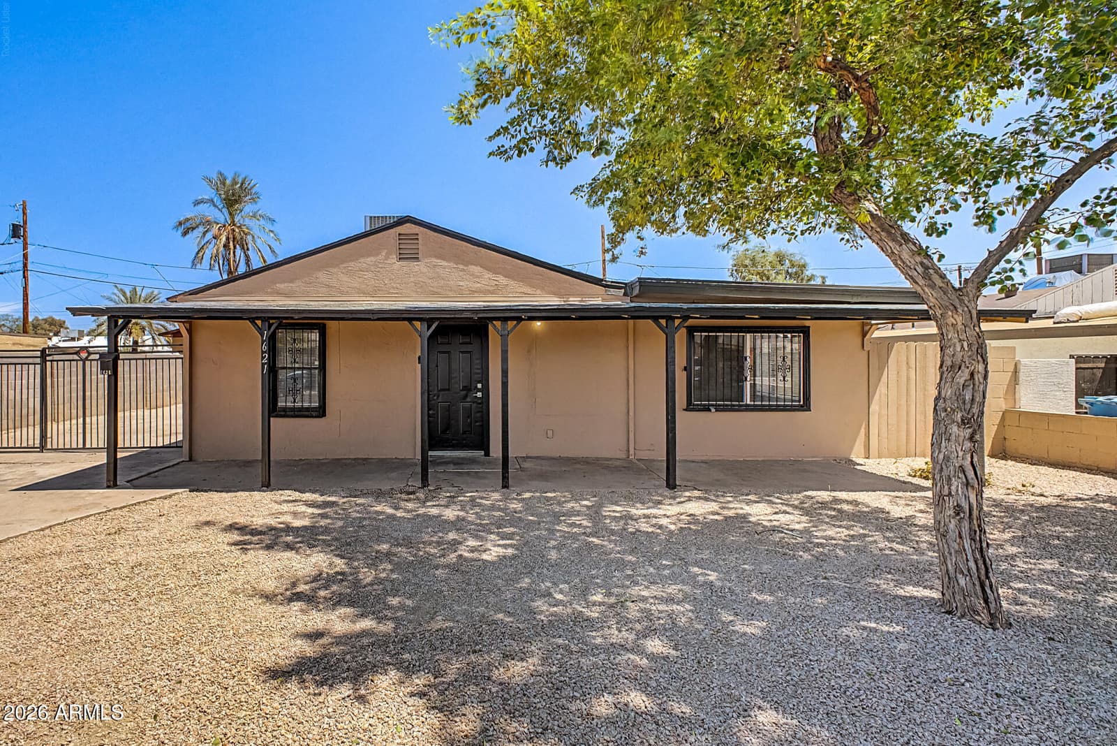 1621 N 37th Drive, Phoenix, AZ 85009 — photo 4 of 32