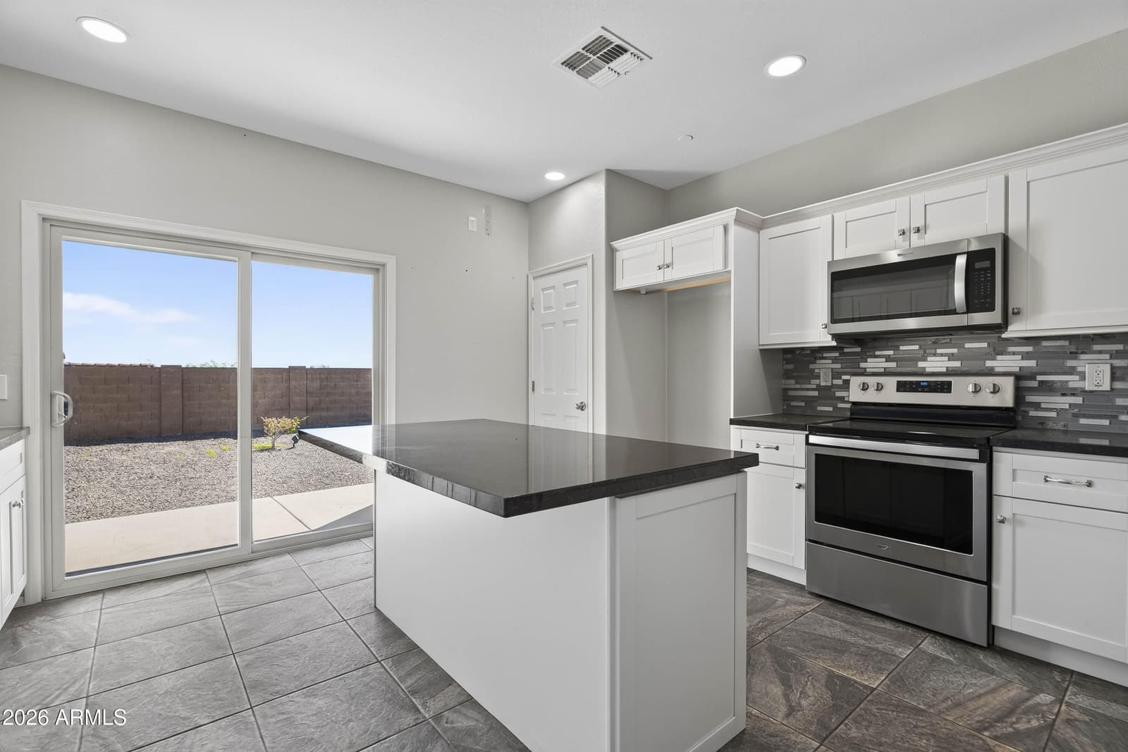 21427 W Monte Vista Road, Buckeye, AZ 85396 — photo 9 of 37