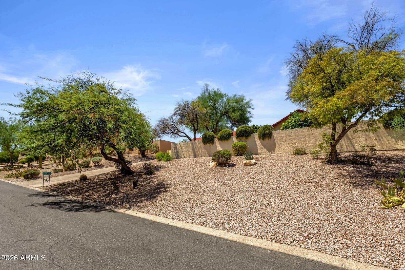 10240 N Demaret Drive, Fountain Hills, AZ 85268 — photo 3 of 41