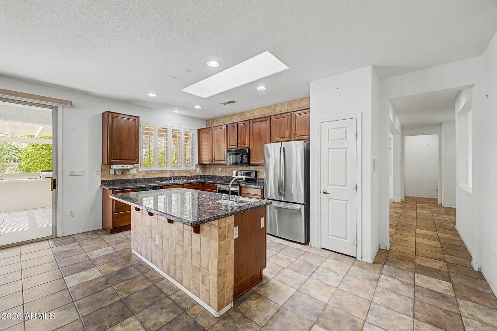 15573 W Las Verdes Way, Surprise, AZ 85374 — photo 12 of 33