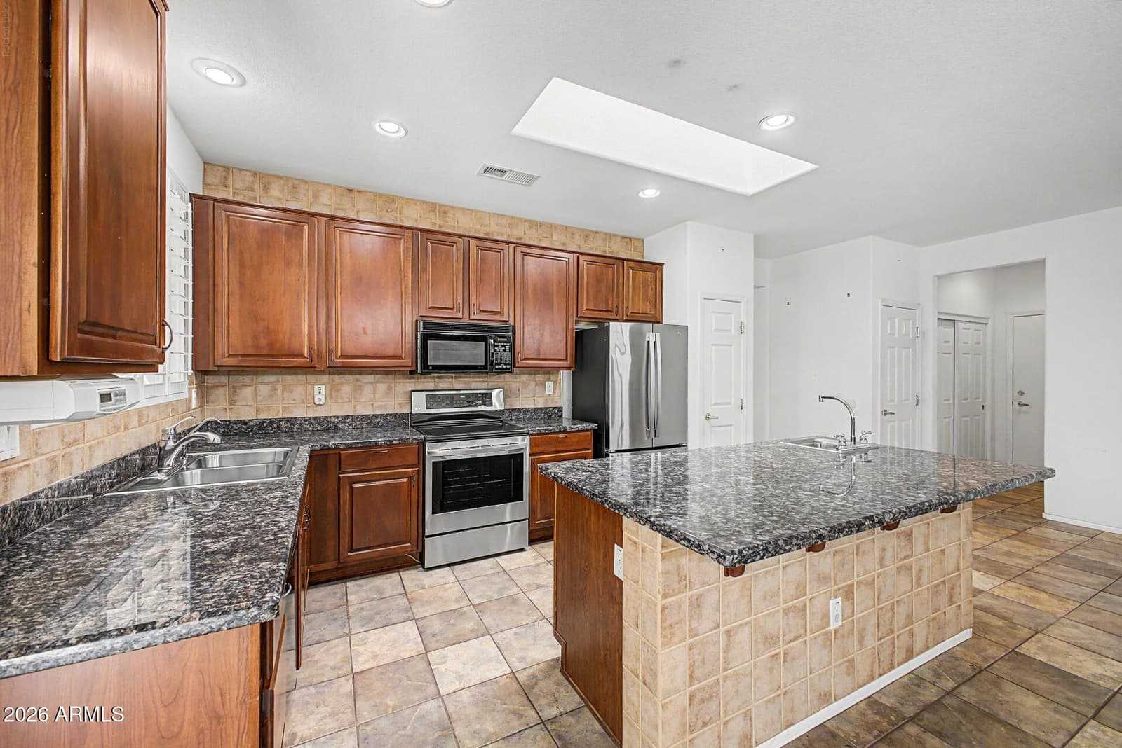 15573 W Las Verdes Way, Surprise, AZ 85374 — photo 13 of 33