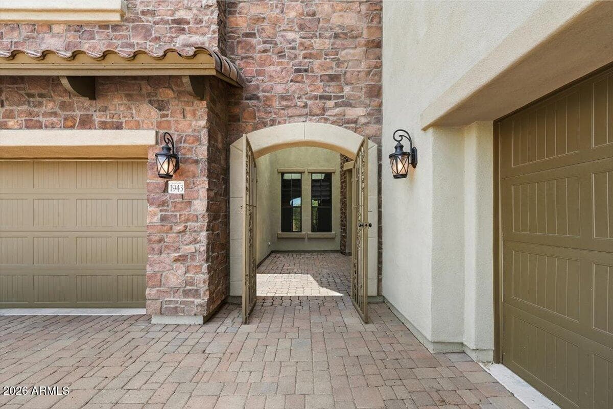 1943 N Shelby, Mesa, AZ 85207 — photo 6 of 51