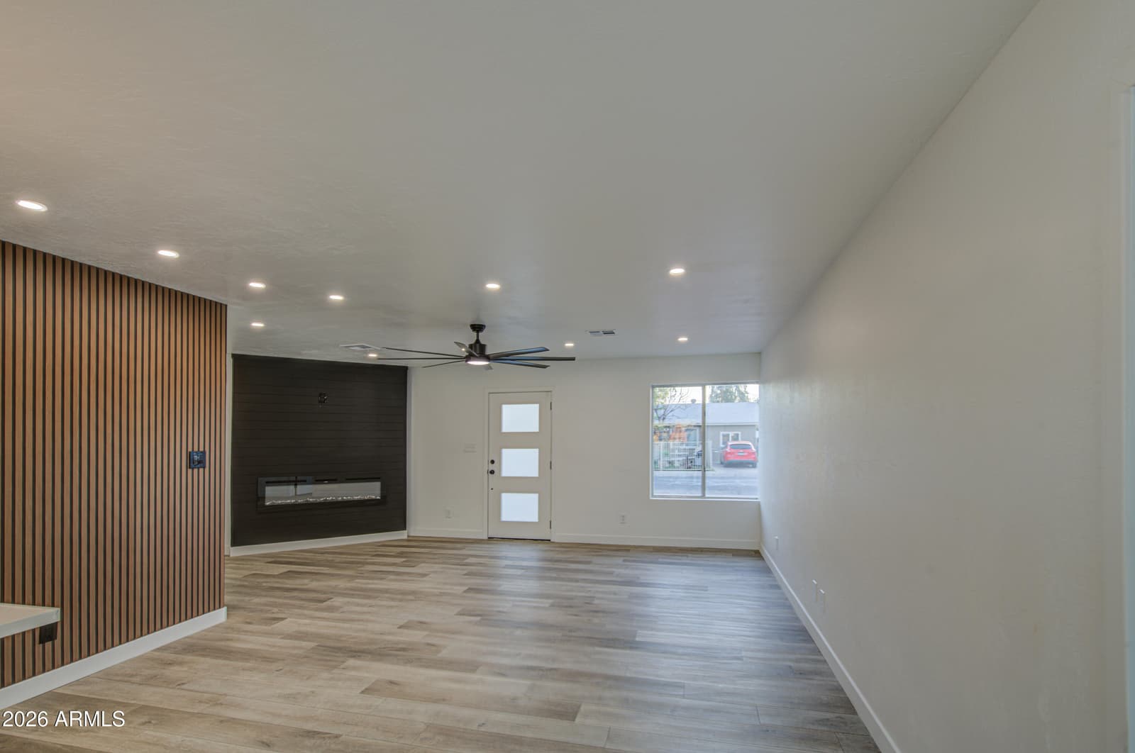5613 N 63rd Drive, Glendale, AZ 85301 — photo 10 of 48