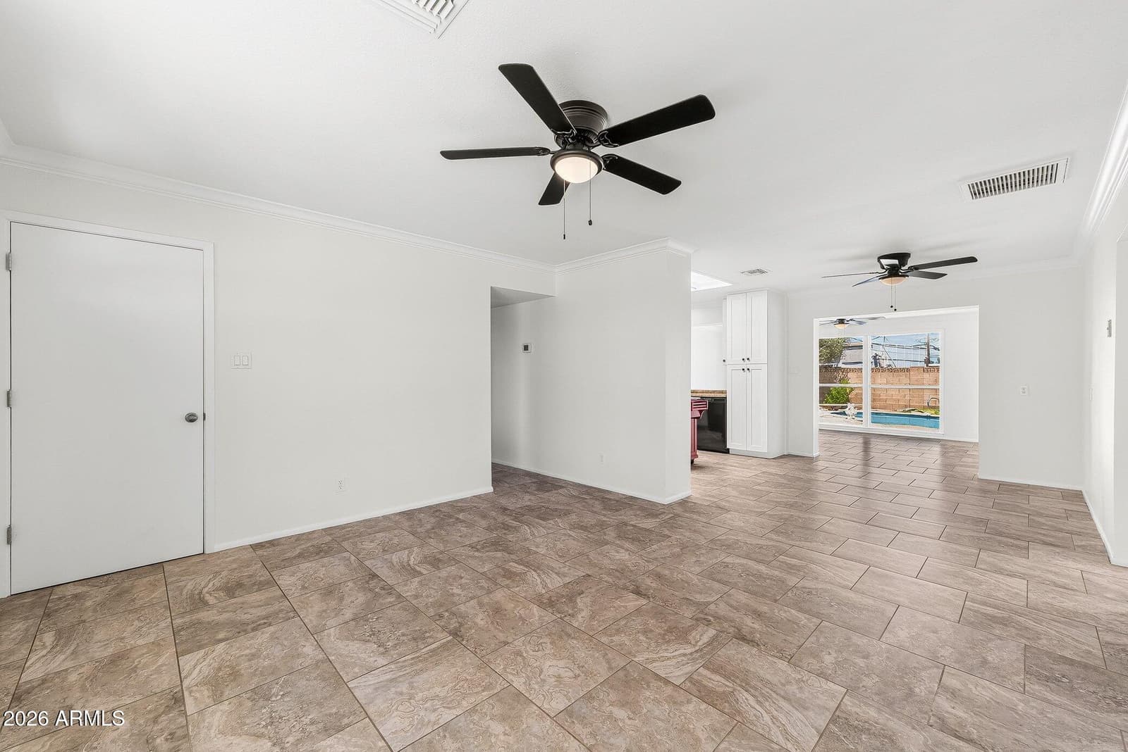 2240 W Paradise Drive, Phoenix, AZ 85029 — photo 6 of 41