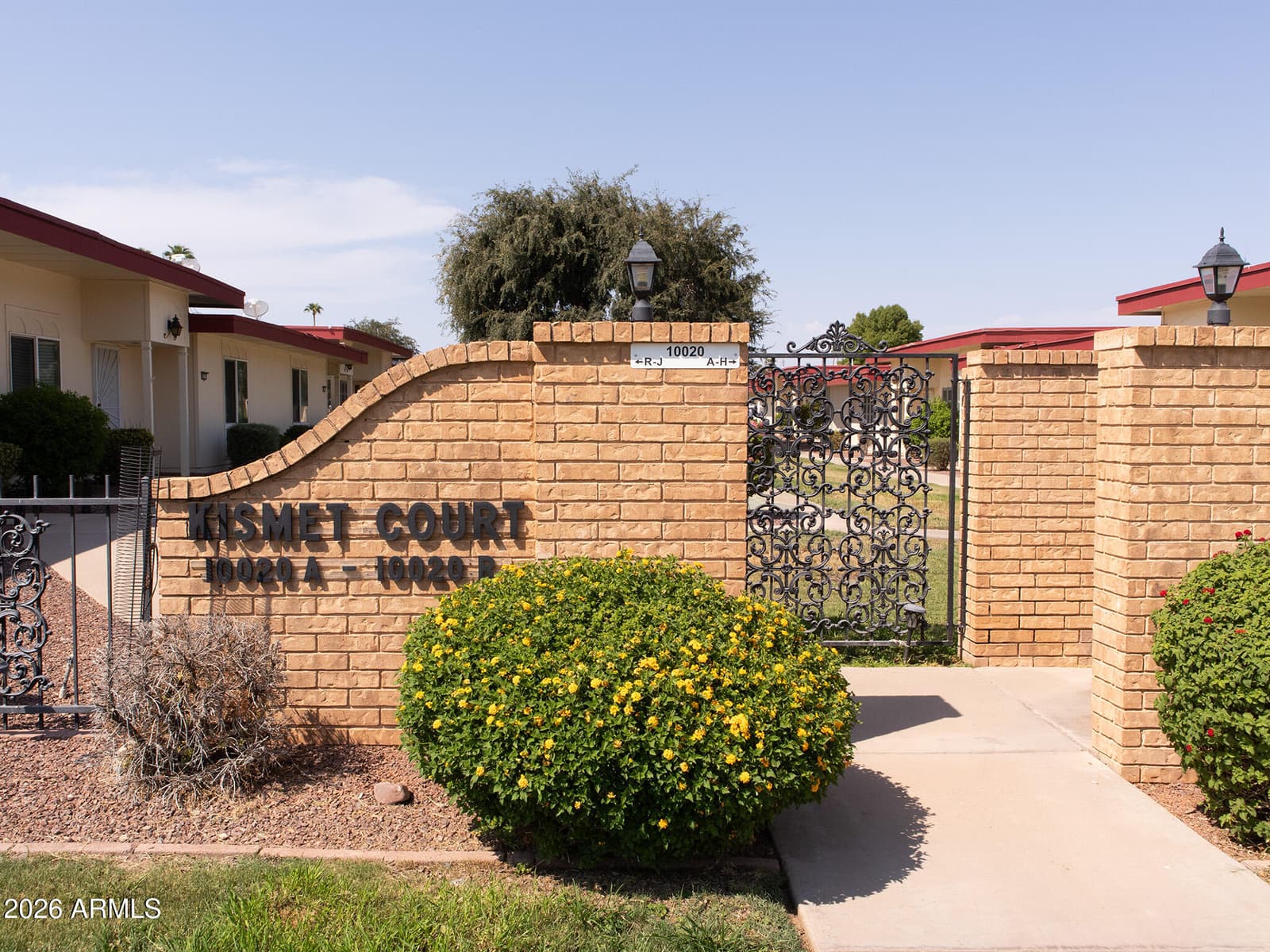 10020 W Royal Oak Road E, Sun City, AZ 85351 — photo 2 of 20