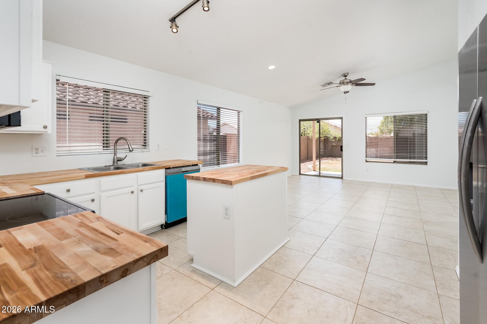 14955 W Acapulco Lane, Surprise, AZ 85379 — photo 6 of 32