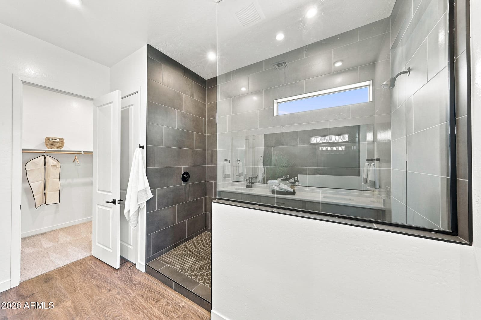 10231 S 20th Lane, Phoenix, AZ 85041 — photo 12 of 29