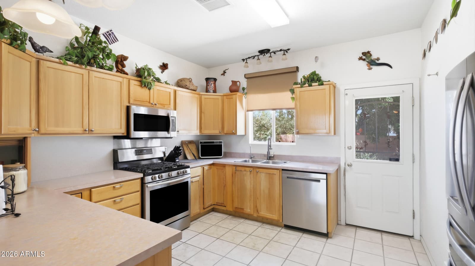 1076 Desert Oak Place, Sierra Vista, AZ 85635 — photo 10 of 26