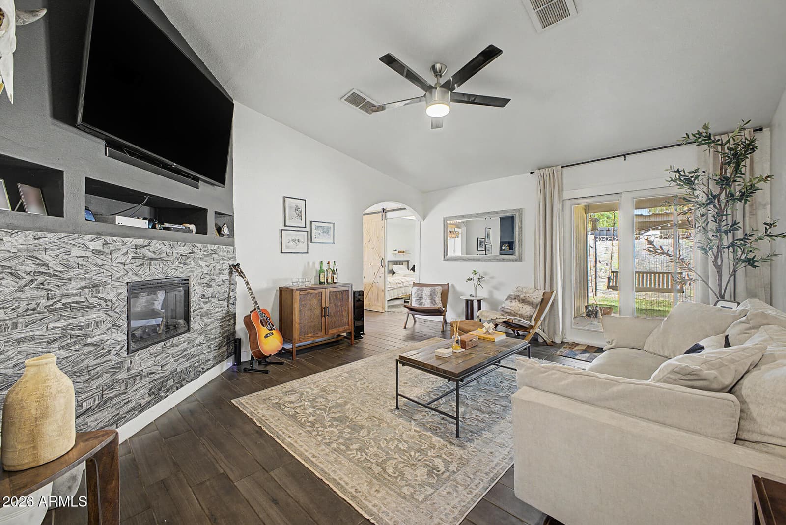 4640 N 77th Drive, Phoenix, AZ 85033 — photo 2 of 25