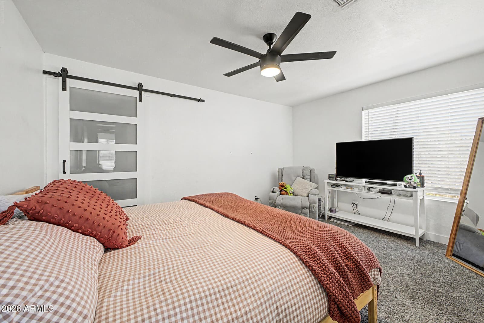 4640 N 77th Drive, Phoenix, AZ 85033 — photo 10 of 25