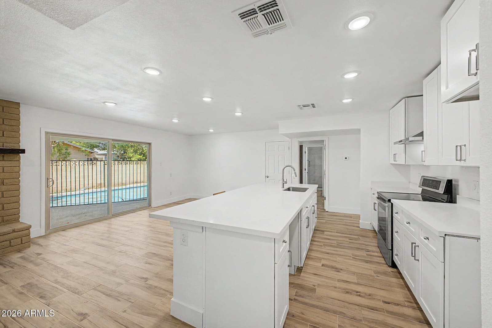 6738 W Georgia Avenue, Glendale, AZ 85303 — photo 14 of 34