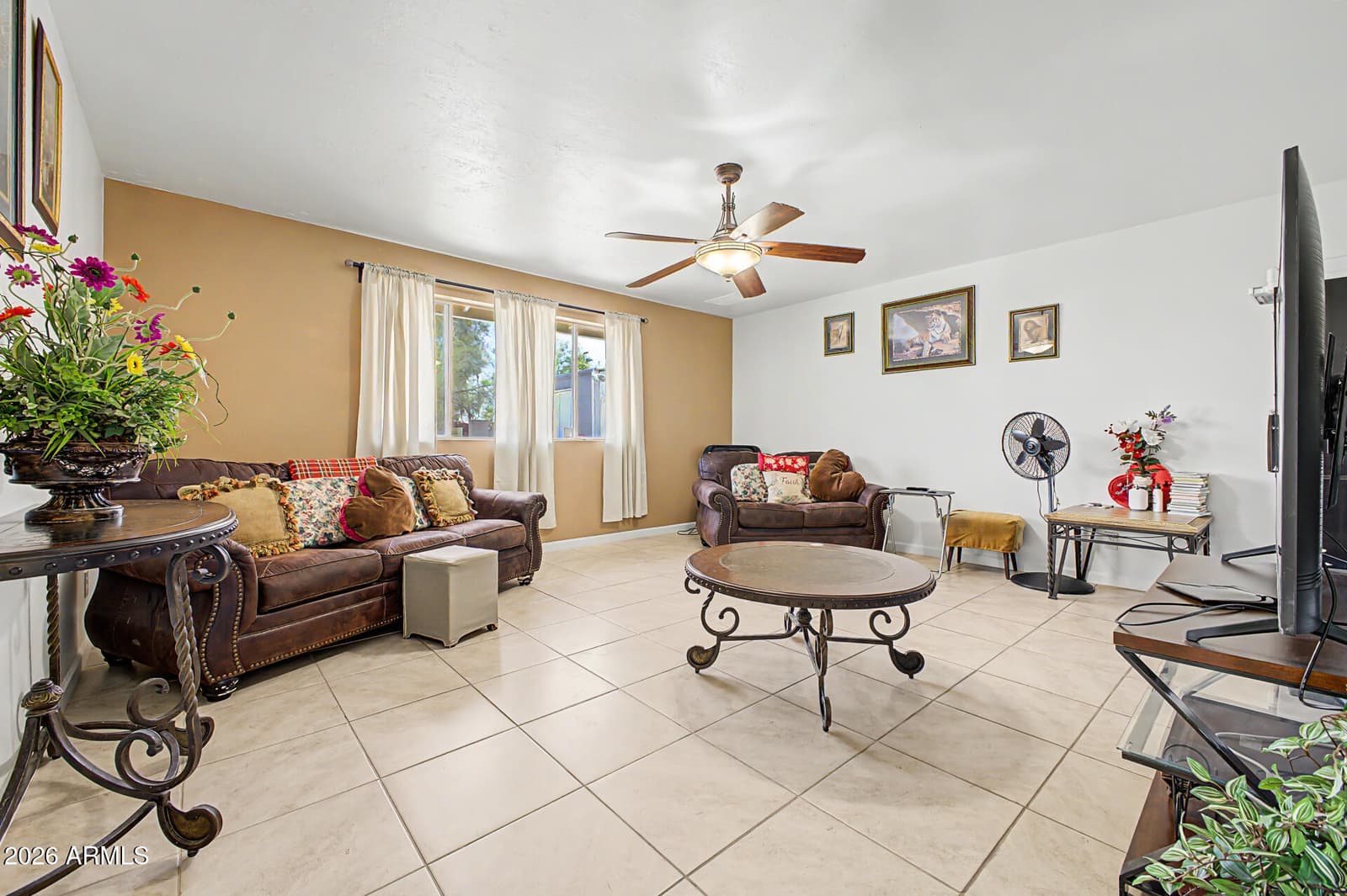 3723 W Cochise Drive, Phoenix, AZ 85051 — photo 8 of 37