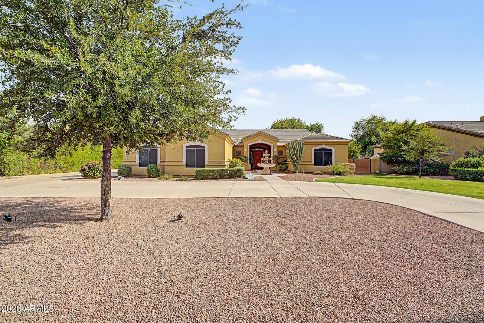 2089 E Park Avenue, Gilbert, AZ 85234 — photo 1 of 60