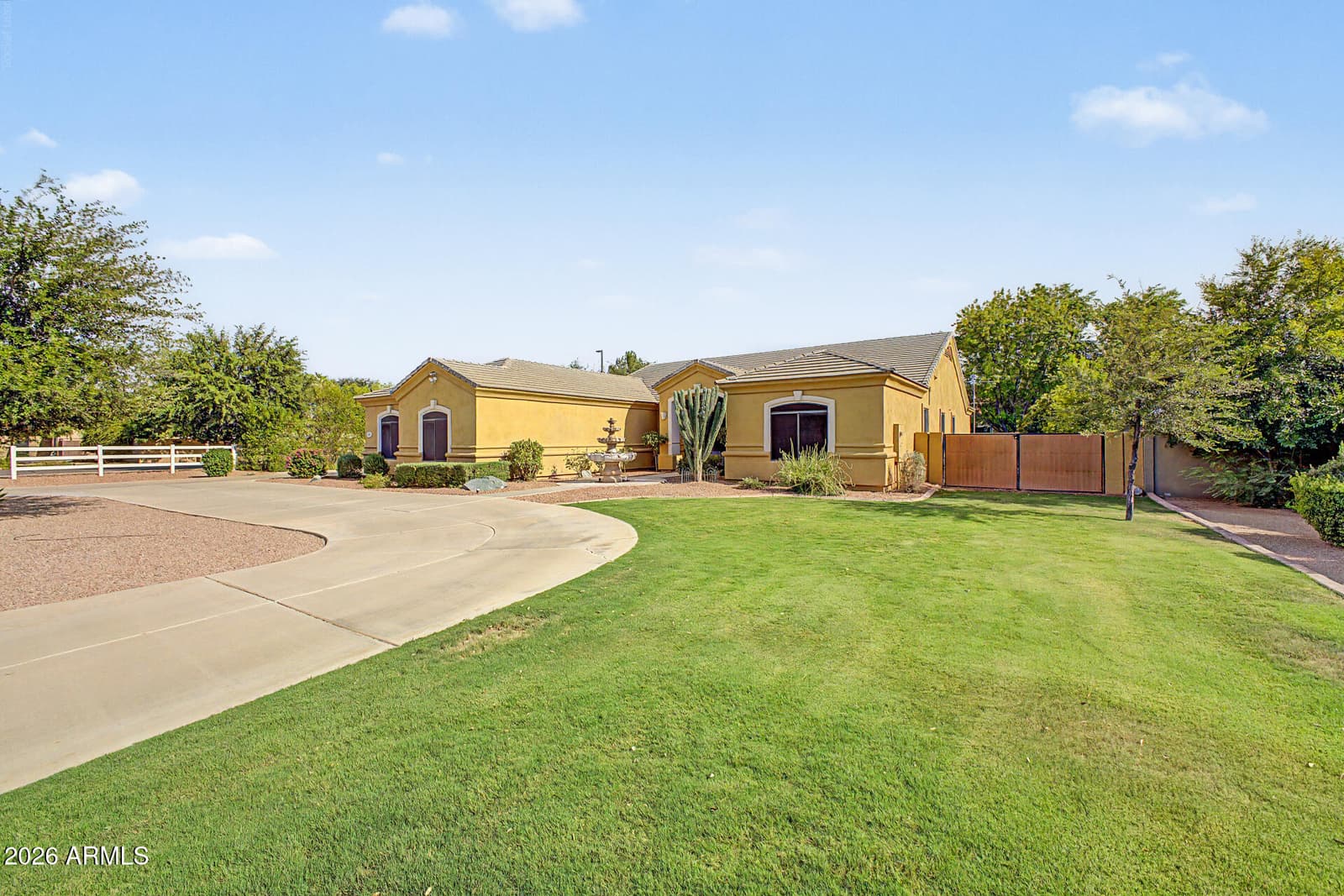 2089 E Park Avenue, Gilbert, AZ 85234 — photo 4 of 60