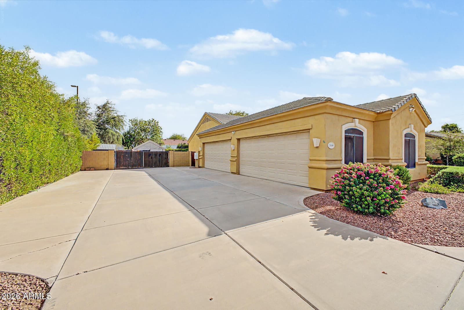 2089 E Park Avenue, Gilbert, AZ 85234 — photo 6 of 60