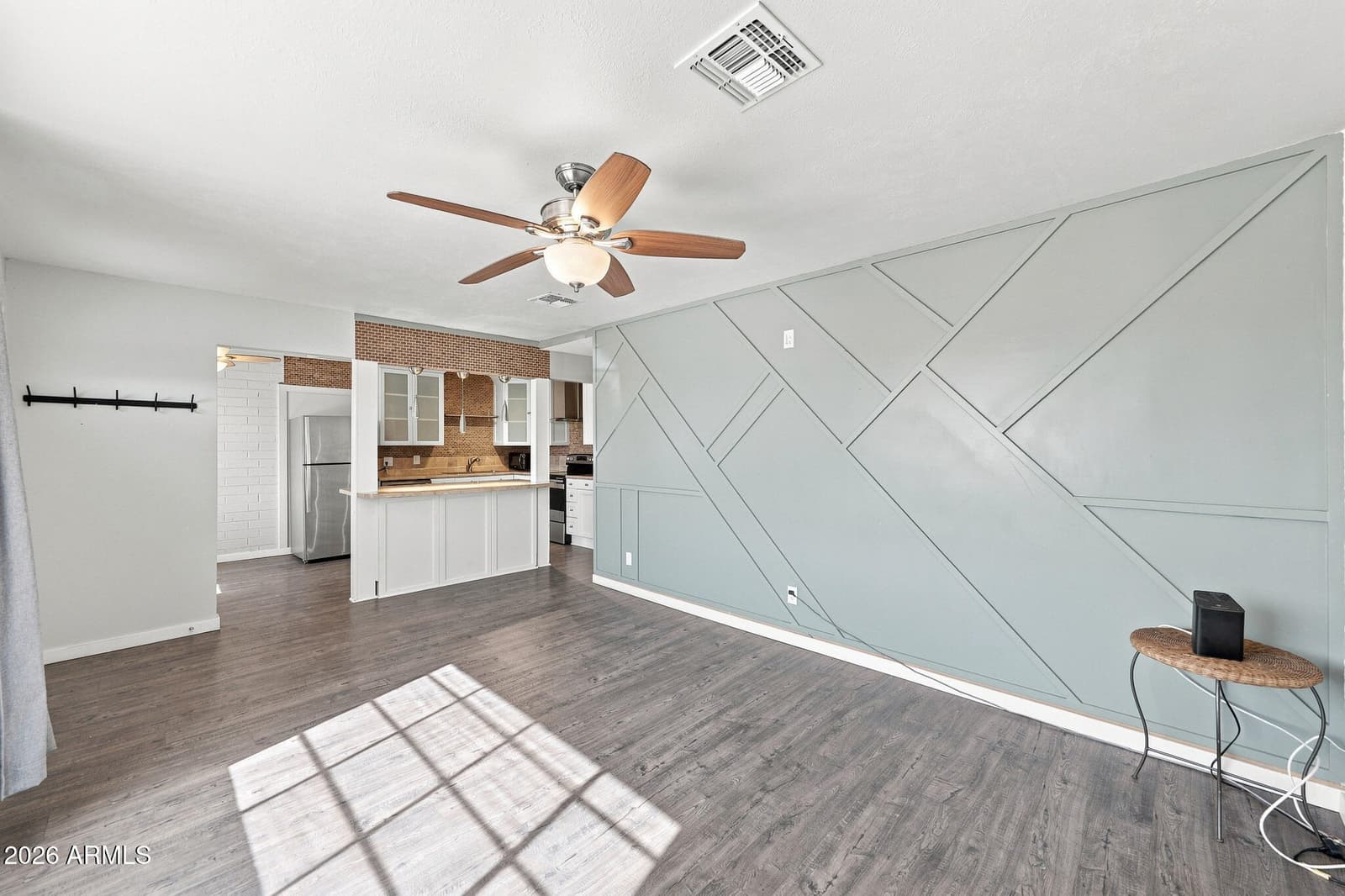 10223 N 17th Drive, Phoenix, AZ 85021 — photo 6 of 46